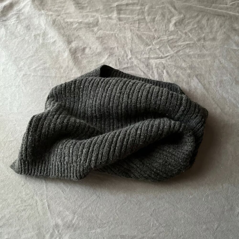 Gray Infinity Scarf Universal Thread - Picture 3 of 3